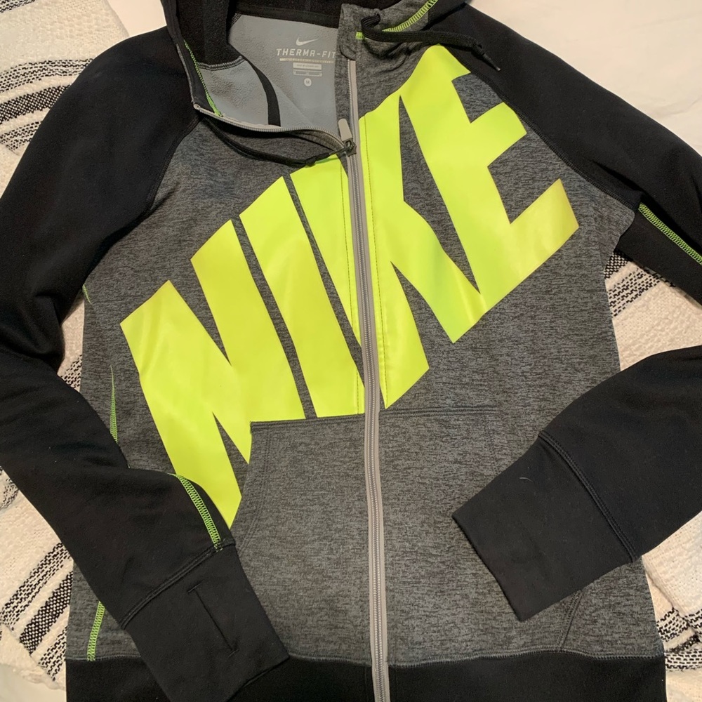 Nike zip up therma-fit jacket
